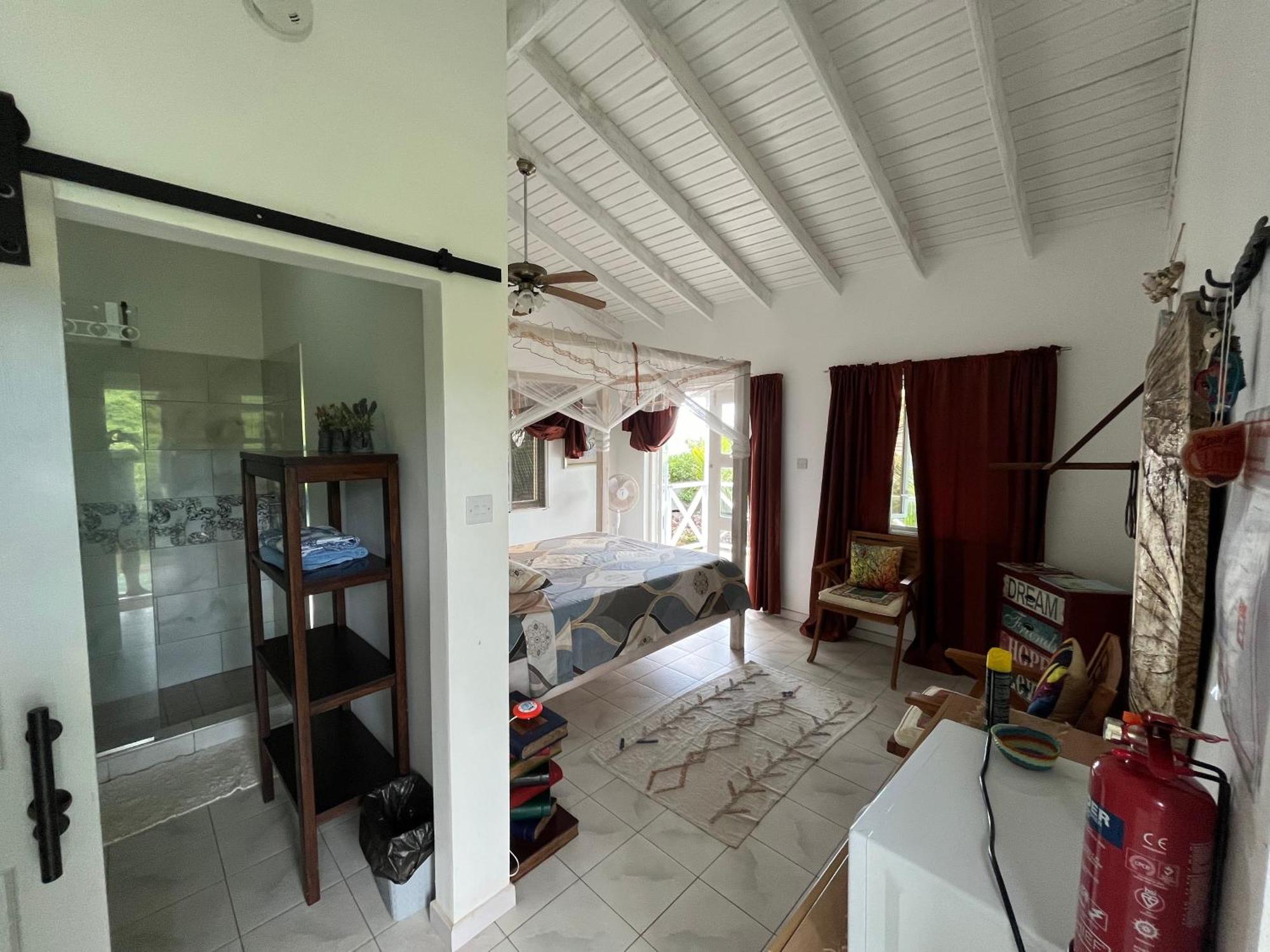 Waves Villa Guesthouse Kingstown Buitenkant foto