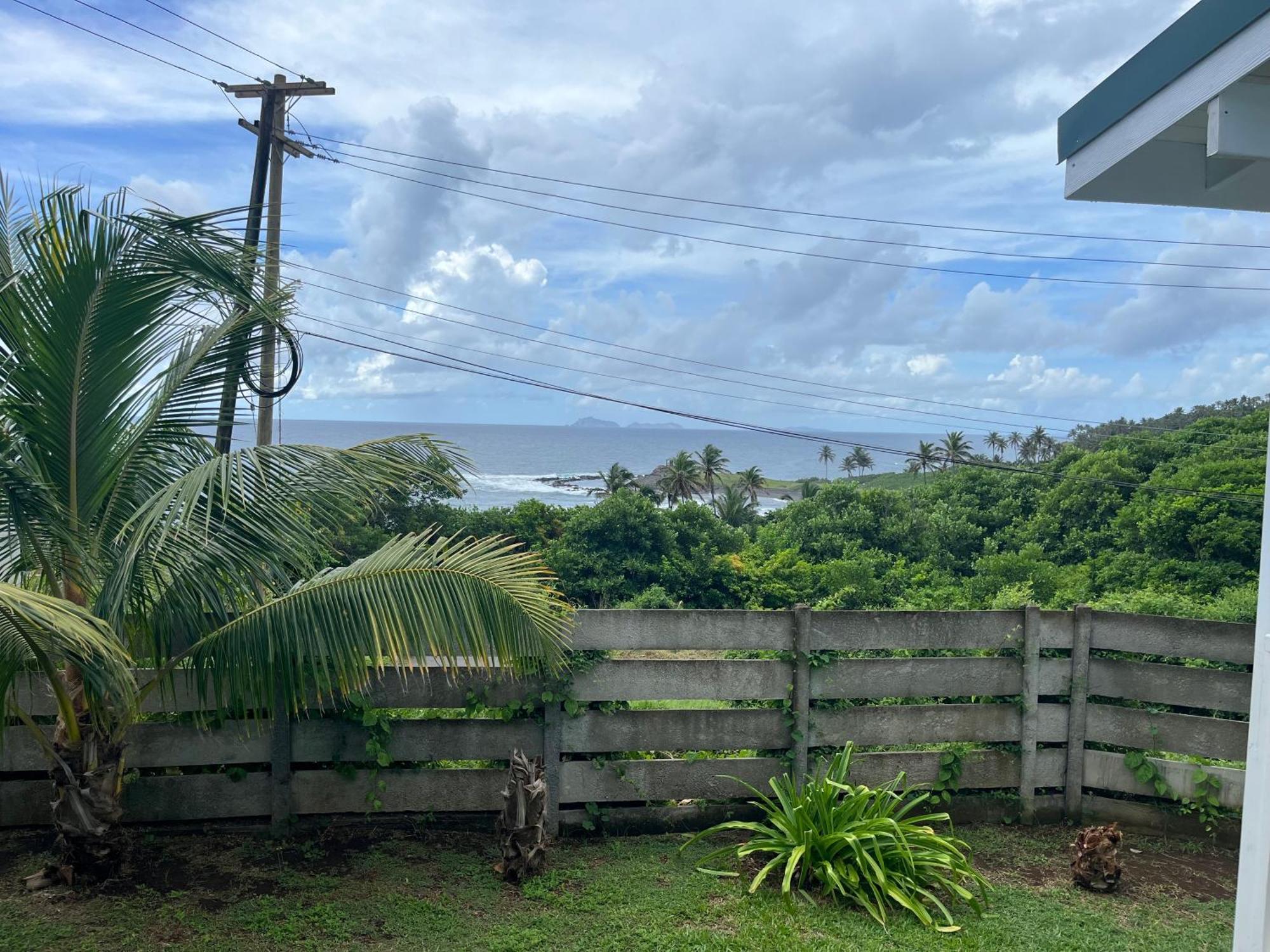 Waves Villa Guesthouse Kingstown Buitenkant foto