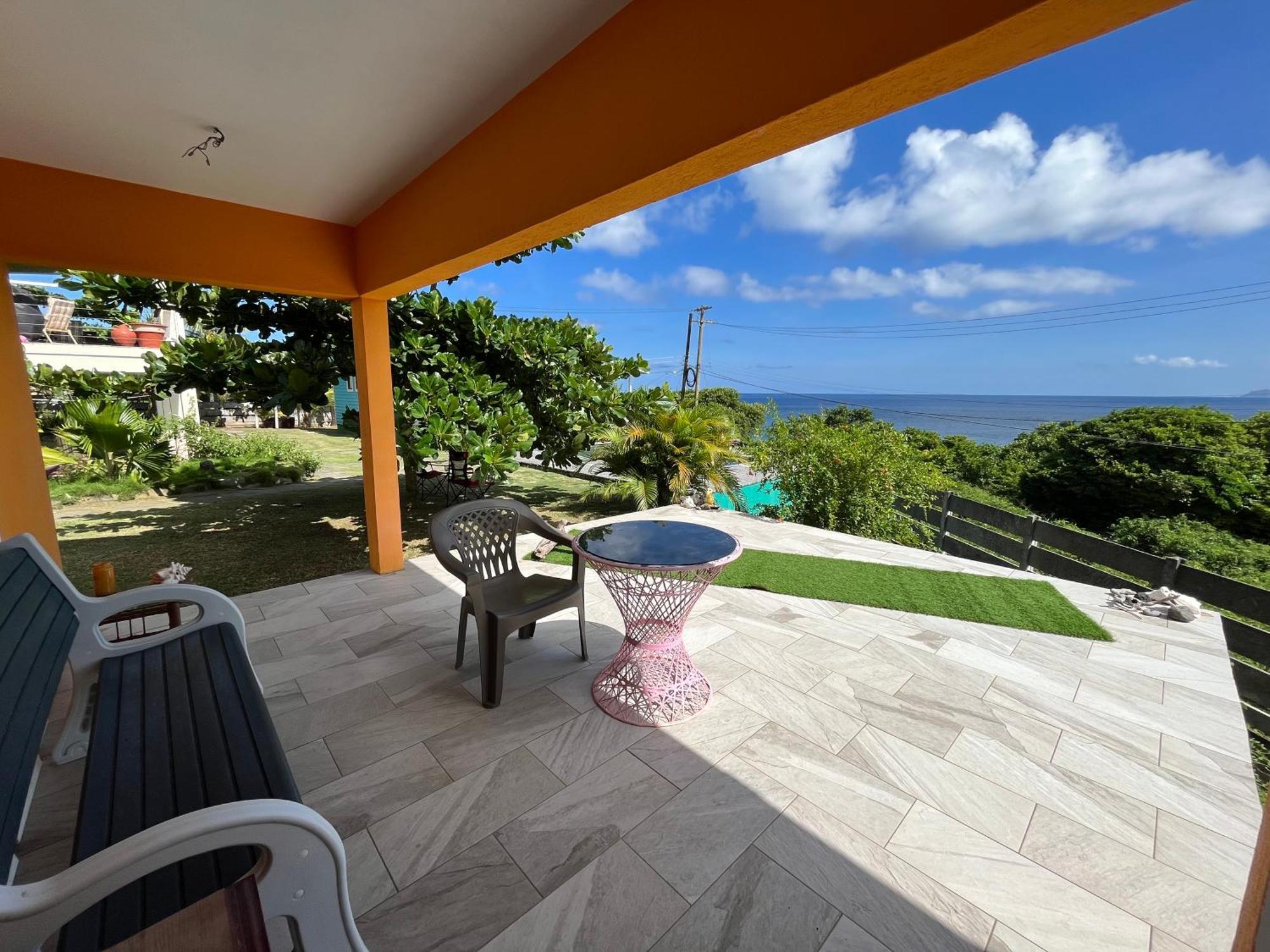 Waves Villa Guesthouse Kingstown Buitenkant foto