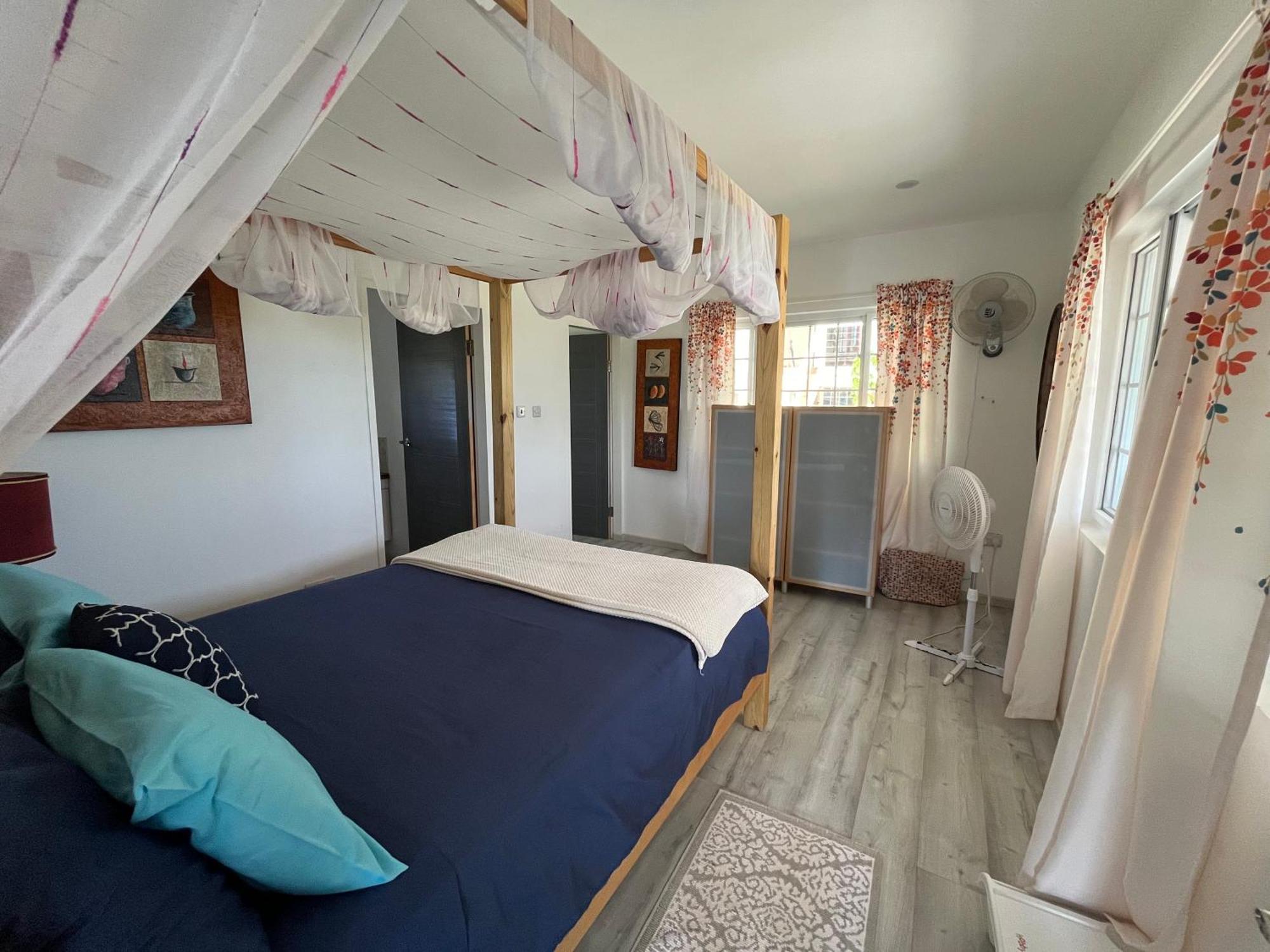 Waves Villa Guesthouse Kingstown Buitenkant foto