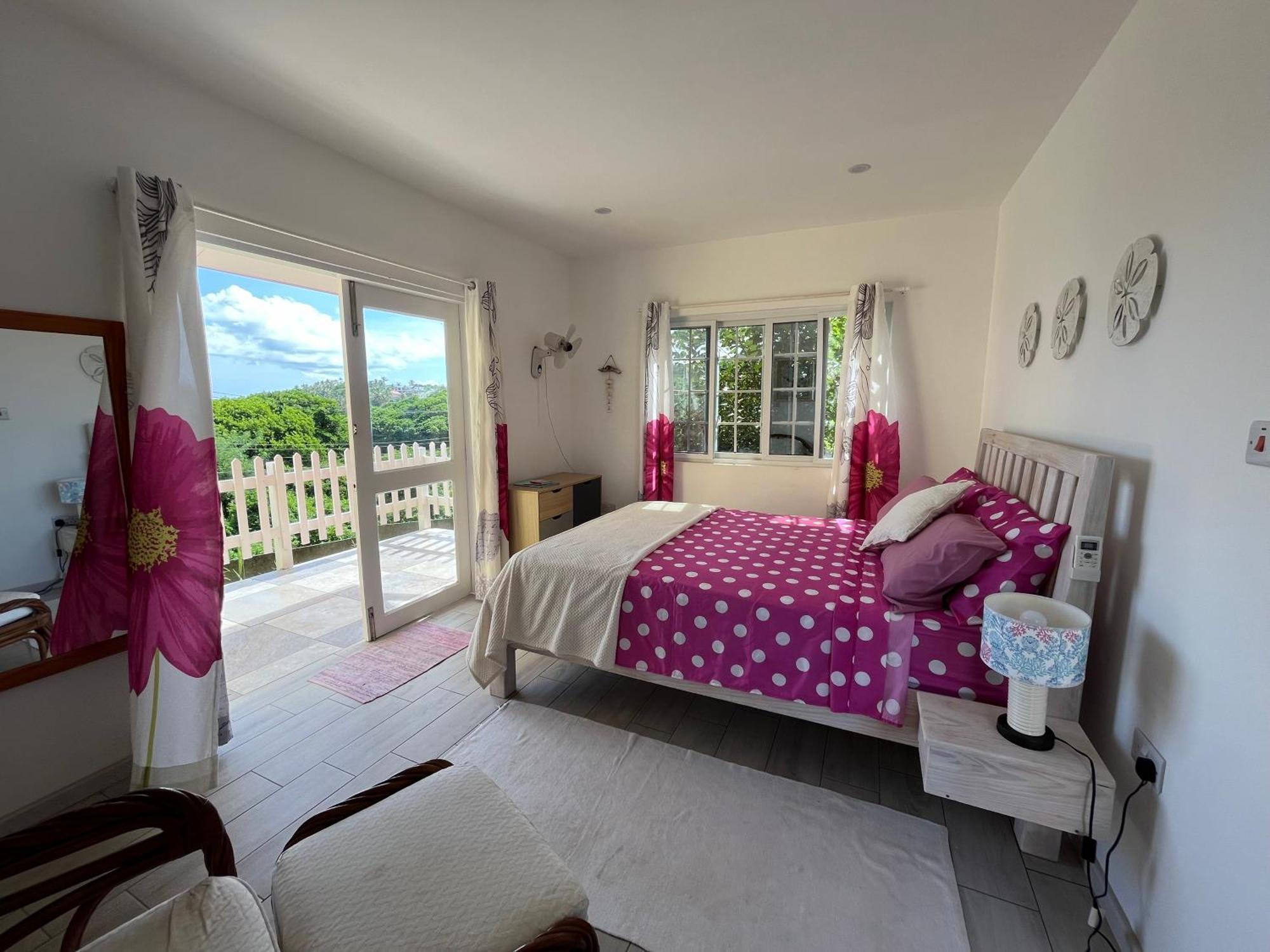 Waves Villa Guesthouse Kingstown Buitenkant foto