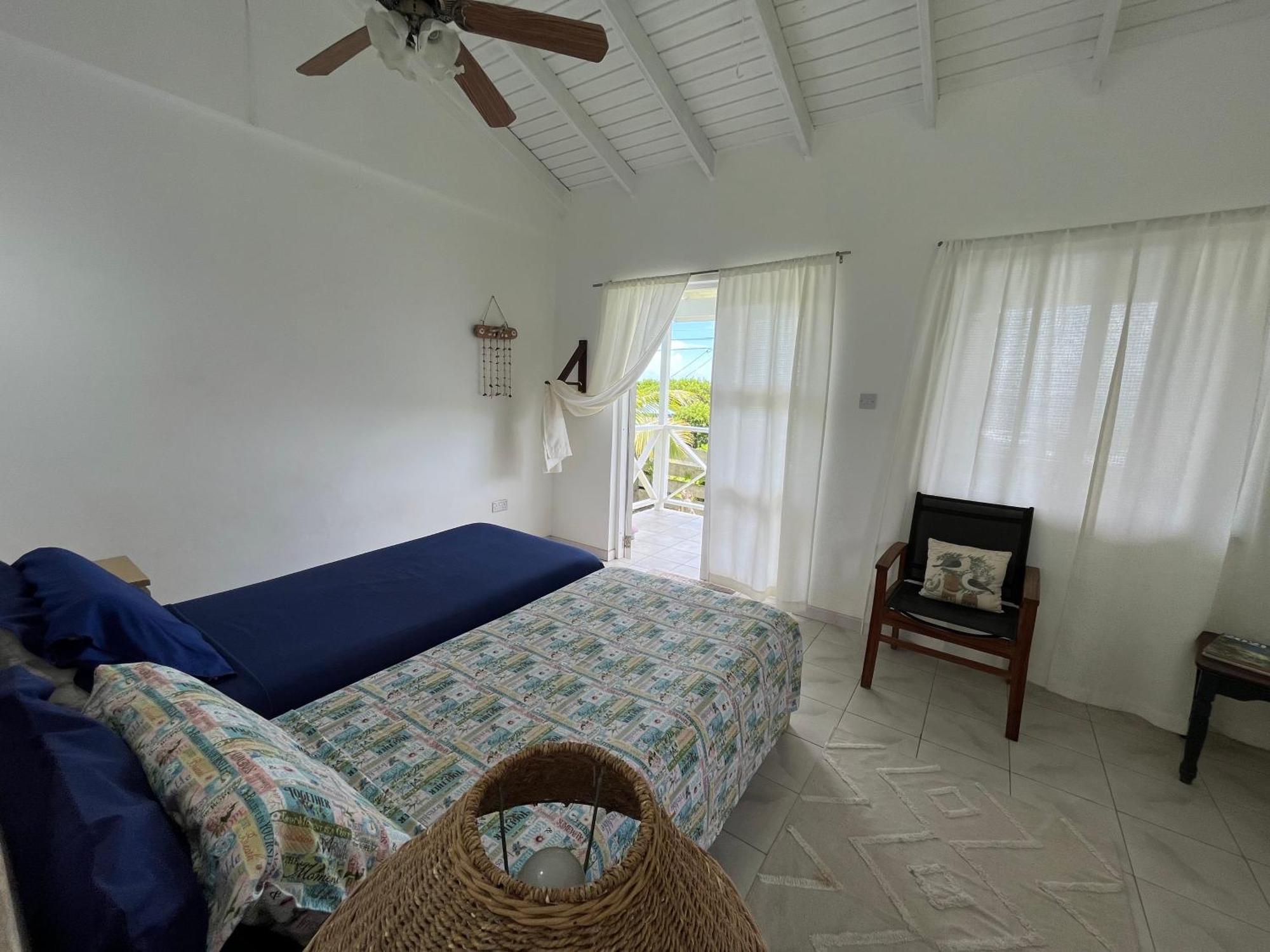 Waves Villa Guesthouse Kingstown Buitenkant foto